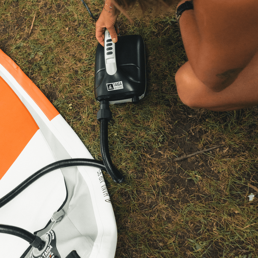 ELECTRIC PUMP FOR INFLATABLE PADDLE BOARD - 20 PSI (CAR PLUG)