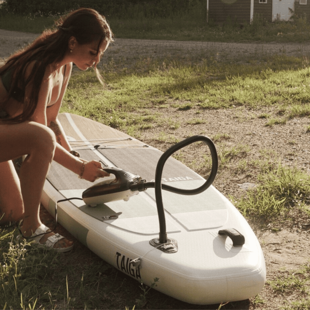 ELECTRIC PUMP FOR INFLATABLE PADDLE BOARD - 20 PSI (CAR PLUG)